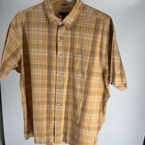 Van Heusen men’s plaid short sleeve shirt